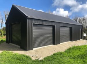 black kiwispan shed built by Whanganui